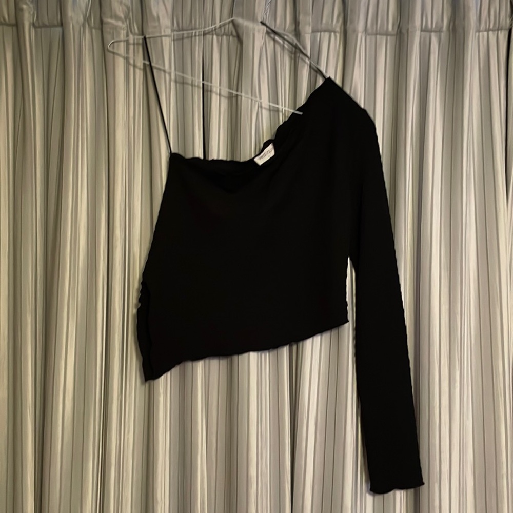One sleeve black shirt